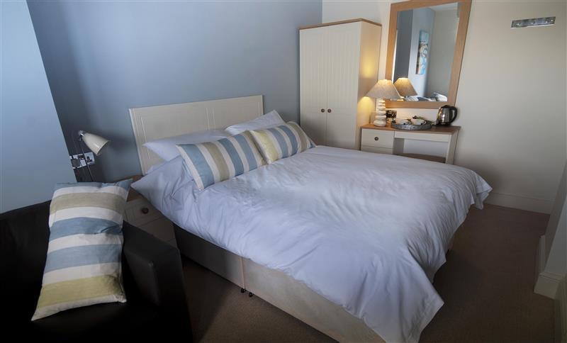 The Paris Hotel Coverack Exterior photo